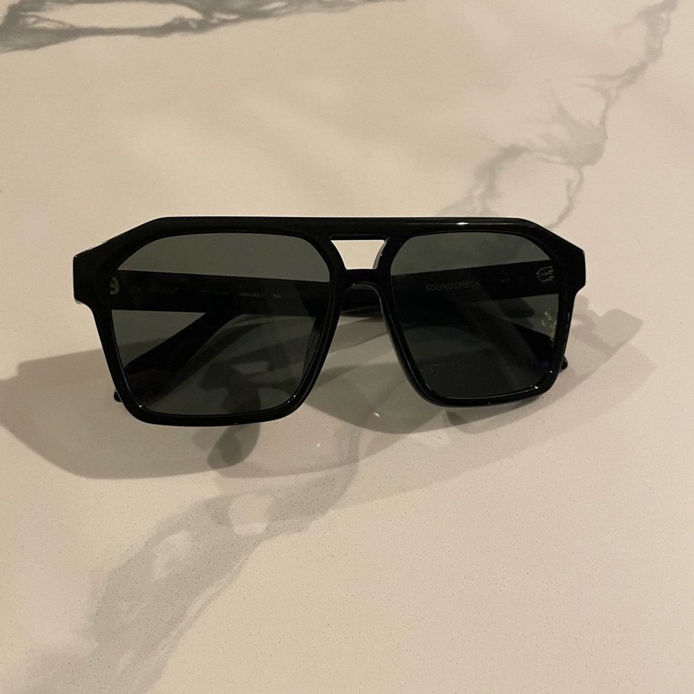 Quay Australia Black Sunglasses - Picture 5 of 6